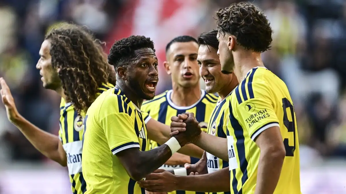 Fenerbahçe neemt vroeg de leiding tegen Pogon Szczecin dankzij doelpunt Cengiz Ünder