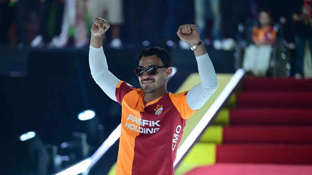 Galatasaray bespreekt mogelijke vertrek van Kaan Ayhan na gesprek met zijn agent