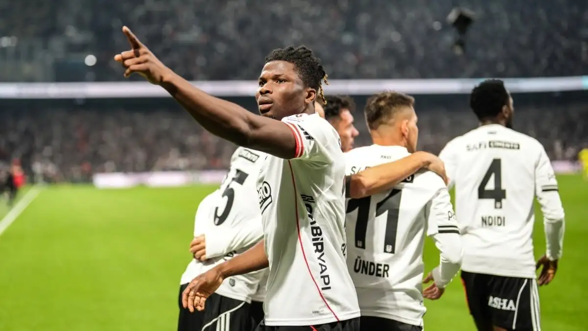 El Bilal Toure reageert scherp op Beşiktaş-fan: 'Laat mijn naam met rust'