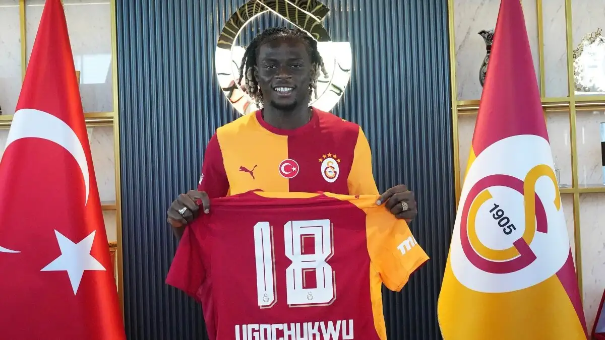 Bafetimbi Gomis stuurt welkomstbericht naar Lesley Ugokhukwu