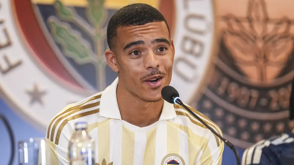 Fenerbahçe rondt Mason Greenwood-transfer af: licentie voltooid, UEFA-lijst bijgewerkt en contract getekend