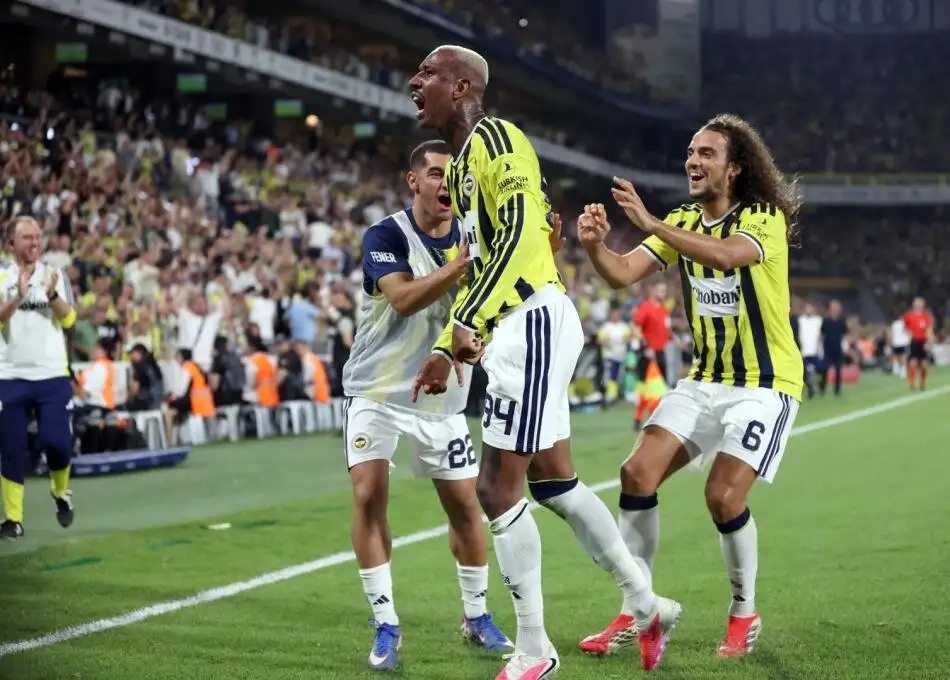 Fenerbahçe wint met 1-0 van Gornik Zabrze dankzij Talisca