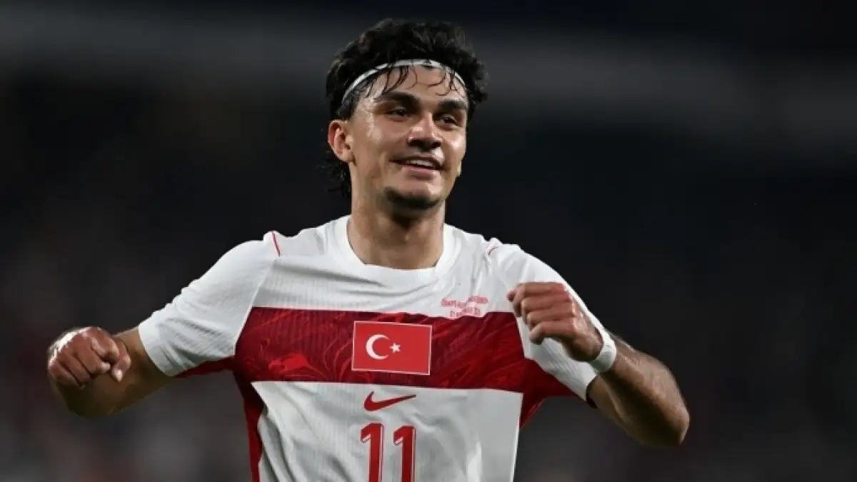 Fenerbahçe onderzoekt Can Uzun na Galatasaray's officiële bod