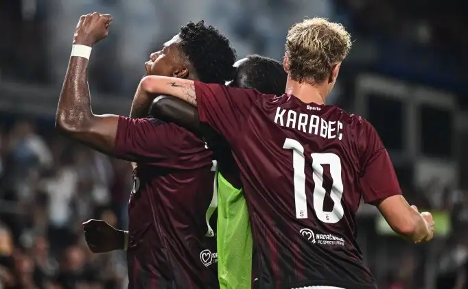 Sparta Prag verslaat Lyon 2-1 en bepaalt mogelijke tegenstander Fenerbahçe