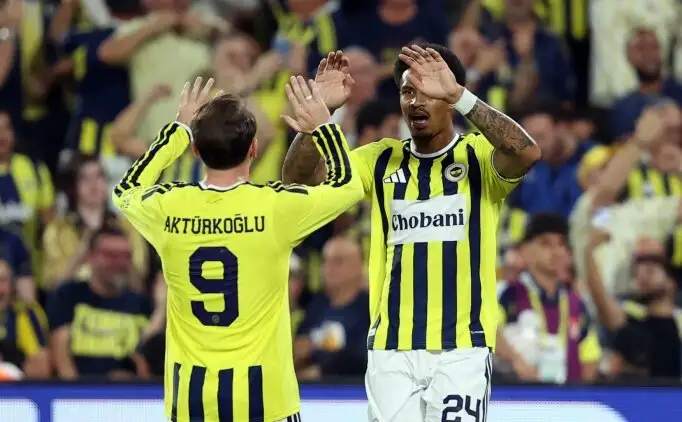 Fenerbahçe krijgt slecht nieuws: Jayden Oosterwolde geblesseerd tegen Sturm Graz
