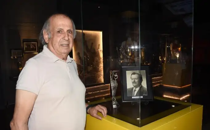 Göztepe en Galatasaray delen de omstreden beker uit 1973 na een omstreden finale