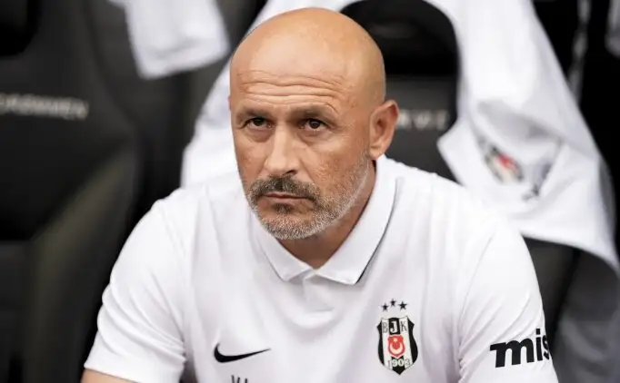 Vincenzo Italiano verklaart keuze voor Ouattara bij blessuur Rıdvan voor Hradec Kralove
