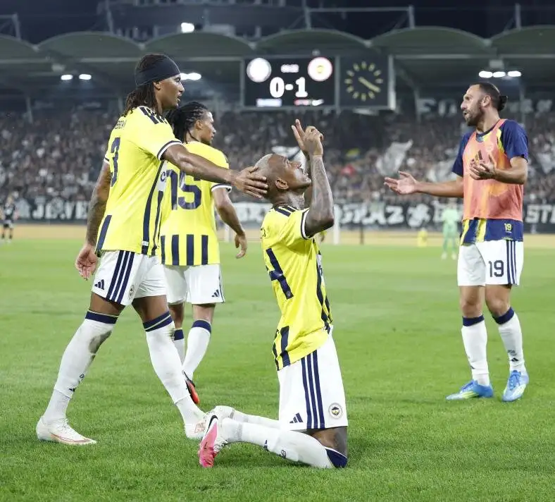 Fenerbahçe verslaat Sturm Graz: Turkse sportschrijvers analyseren Champions League-playoffs