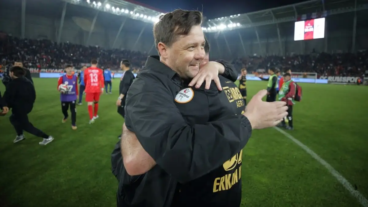 Uğur Uçar maakt emotioneel debuut als trainer tegen oude club Galatasaray