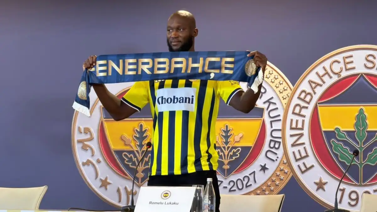 Romelu Lukaku tekent bij Fenerbahçe: 'Ik ben niet geblesseerd, ik ben fit'