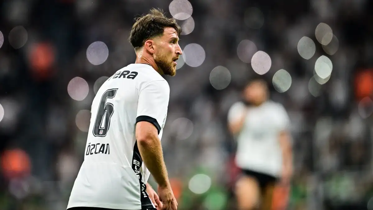 Salih Özcan over Beşiktaş-winst: 'Allah dankzij goed gaan'