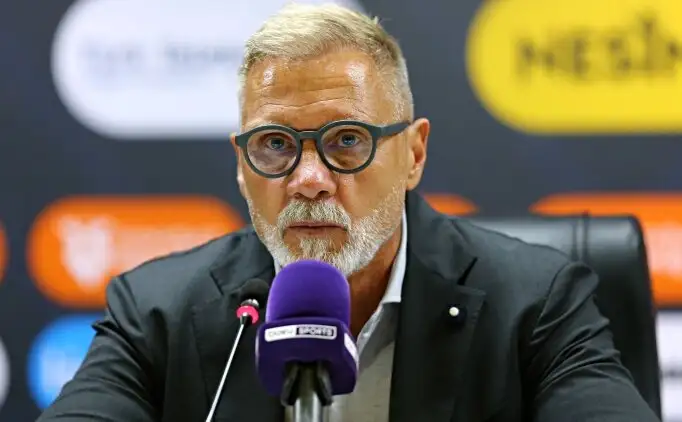 Thorsten Fink verdedigt scheidsrechter na 3-3 gelijkspel tegen Göztepe en ziet kansen voor top vijf