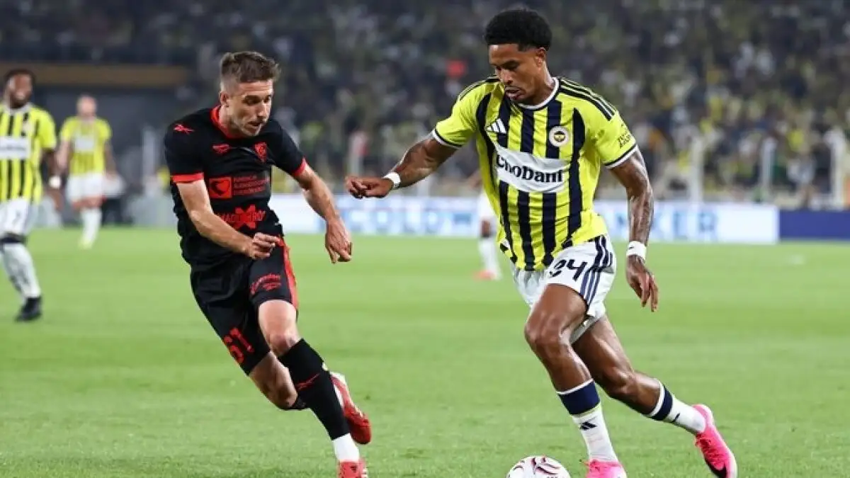 Jayden Oosterwolde meldt goed herstel na blessure in Champions League-duel met Sturm Graz