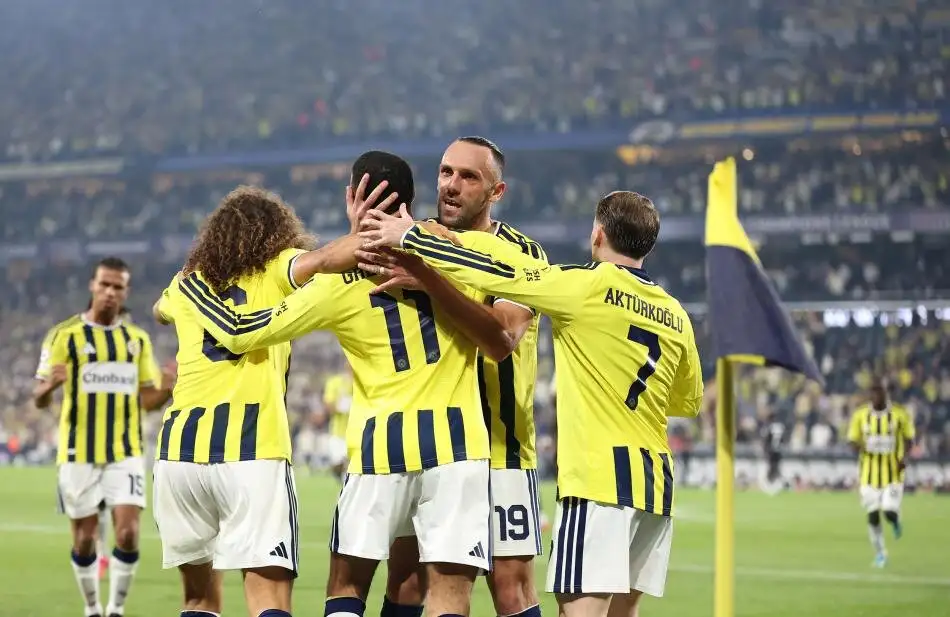 Franse media lovend over Fenerbahçe-sfeer, kritisch over Aktürkoğlu
