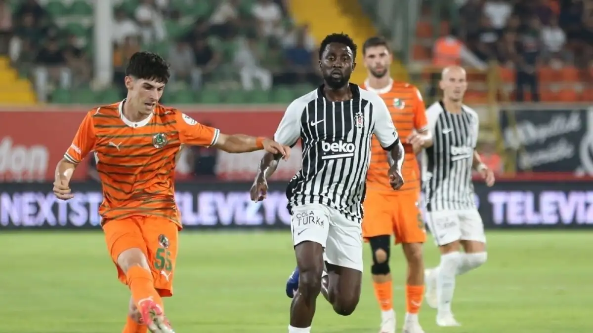 Beşiktaş lijdt eerste competitieverlies: 1-0 nederlaag bij Alanyaspor