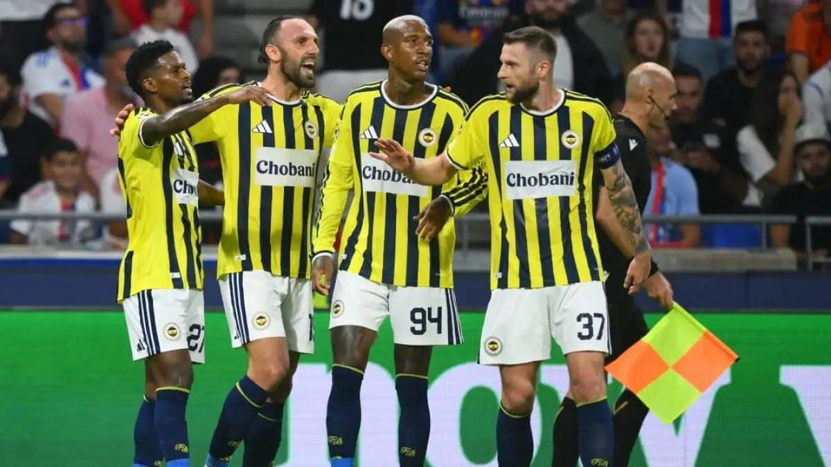 Fenerbahçe verslaat Lyon en plaatst zich voor de Champions League