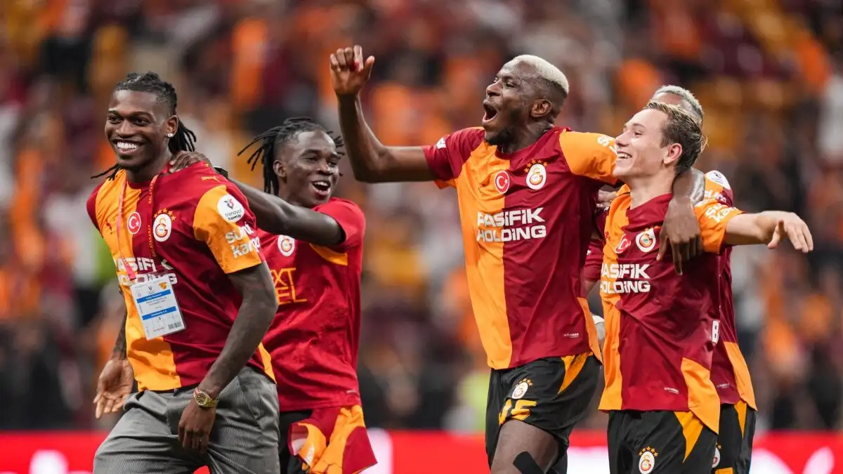 Levent Tüzemen prijst Osimhen en ziet potentie in nieuwe Galatasaray‑aankopen Leao en Batrakov