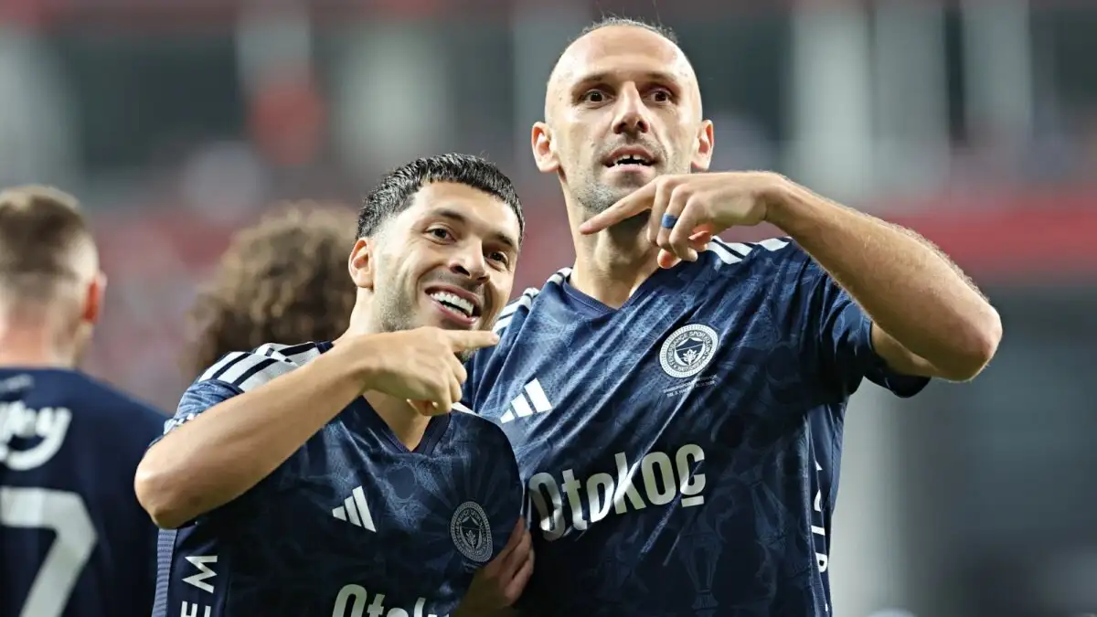 Oğuz Aydın beslissend met assist en goal in Fenerbahçe's 2-0 zege bij Samsunspor