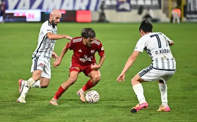 Sarıyer wint met 2-0 van Pendikspor dankzij doelpunten van Korkmazoğlu en Ergül