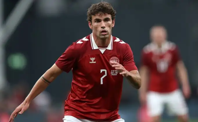 Fenerbahçe legt loanbod op Matt O'Riley van Brighton
