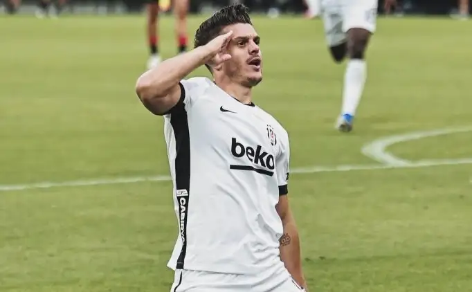 Milot Rashica staat op het punt Beşiktaş te verlaten na komst van Ernest Poku
