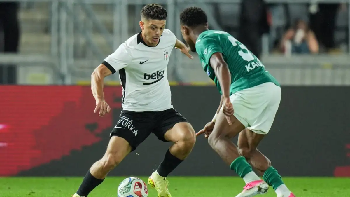 Beşiktaş biedt contractontbinding aan aan Milot Rashica, onderhandelingen blijven moeizaam