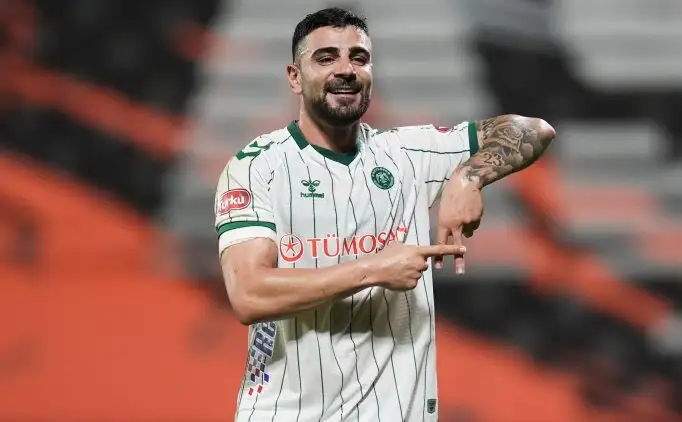 Fenerbahçe onderhandelt met Konyaspor over transfer van Adil Demirbağ