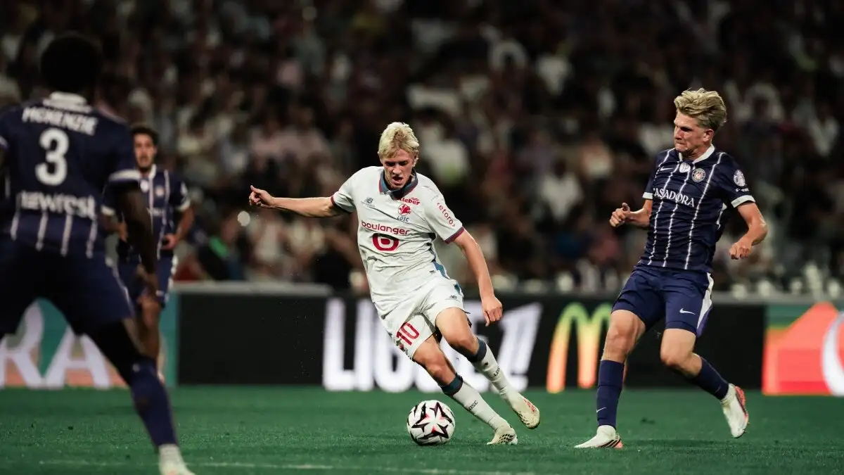 Lille wint uitduel bij Toulouse dankzij treffer van Ueda, Özer blinkt uit met 9 reddingen