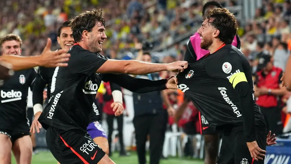 Vlahovic spreekt over Italiano en Orkun Kökçü na Fenerbahçe-zege