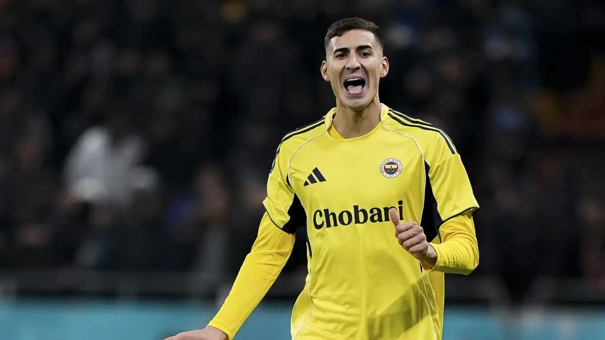 Fenerbahçe overweegt vroegtijdig contractverlenging voor rechtsback Mert Müldür