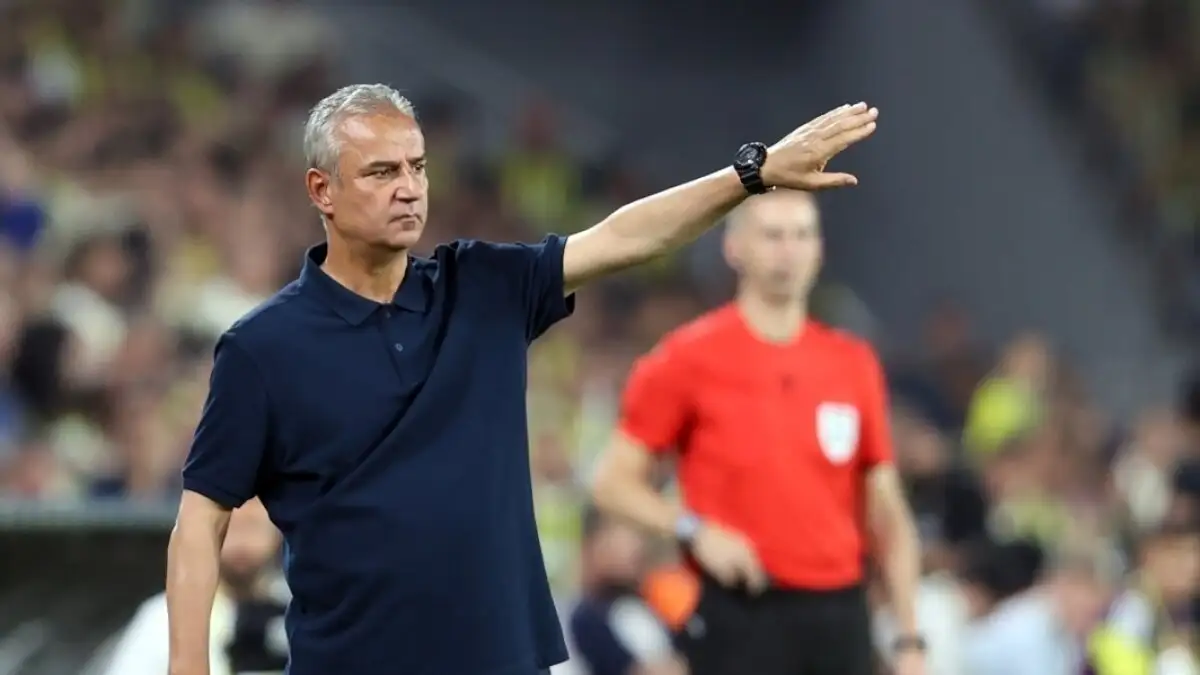 Ismail Kartal reageert op aftredegernissen na waterflesincident bij Fenerbahçe