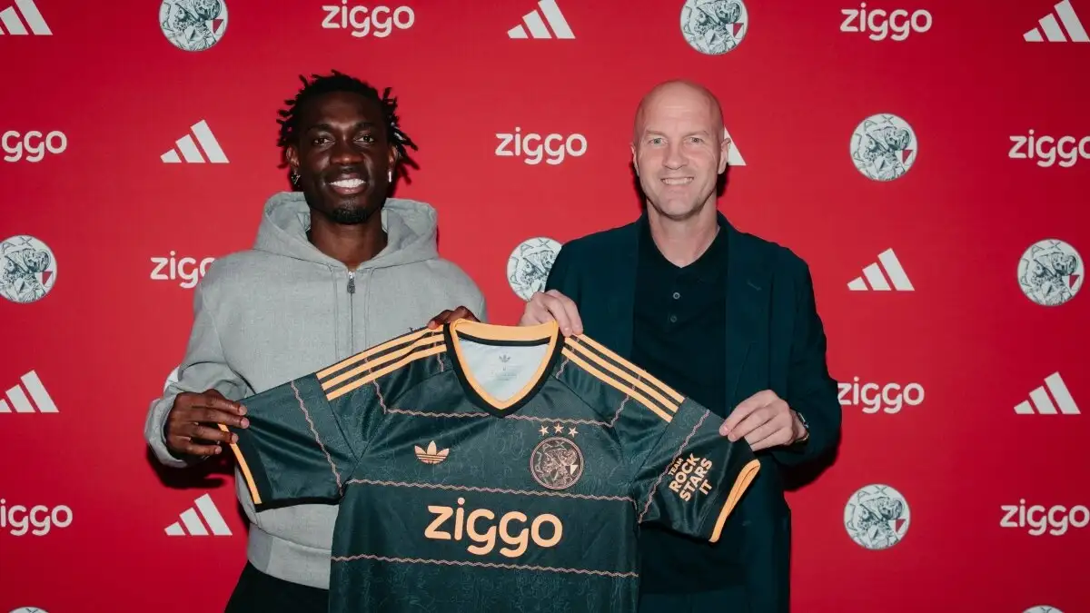 Ajax legt Maliaanse middenvelder Yves Bissouma vast tot 2027