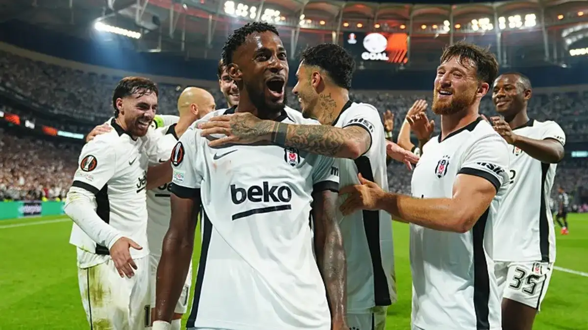 Beşiktaş wint met 4-1 van Marseille in Europa League openingswedstrijd