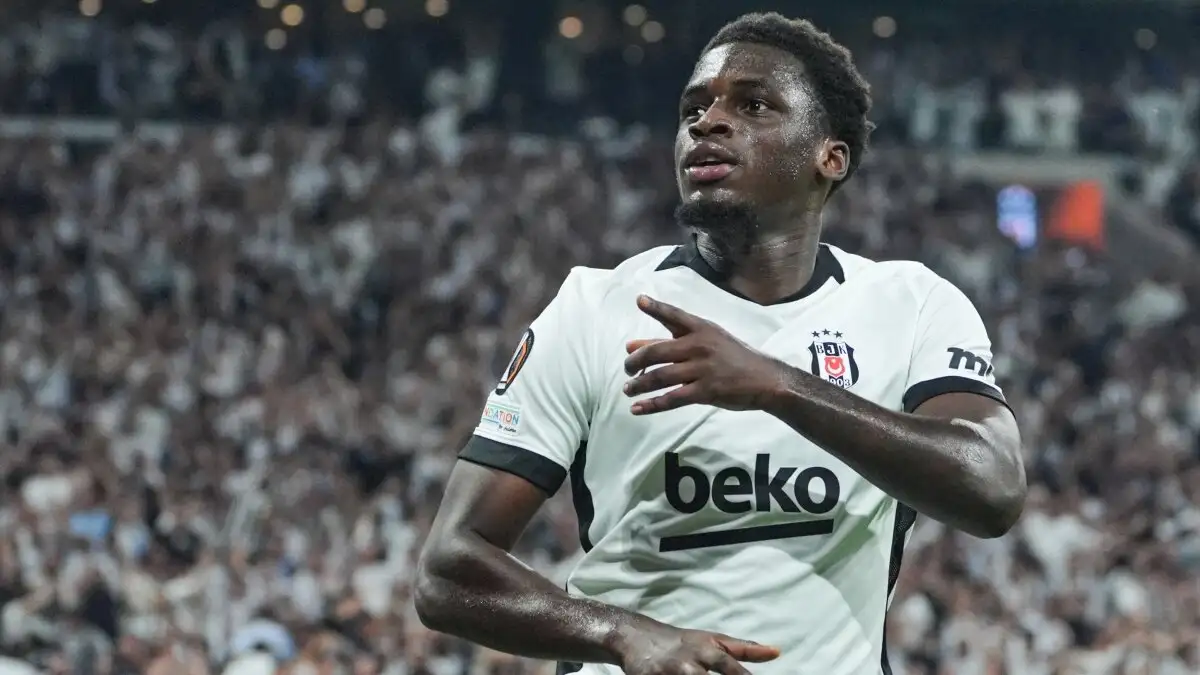 Ernest Poku scoort eerste Beşiktaş-goal tegen Marseille: 'Trainer wil dat ik mezelf speel'