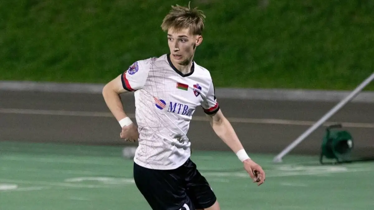 Beşiktaş legt 18-jarige Belarusse middenvelder Zakhar Drachev vast voor jeugdacademie
