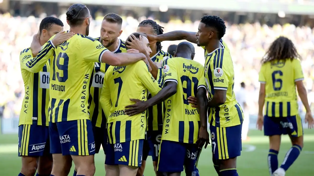 Fenerbahçe schrijft historie met acht goals tegen Eyüpspor