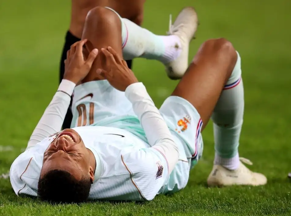 Zidane wint debuut met Frankrijk 1-0 tegen Turkije, Mbappe scoort en raakt geblesseerd