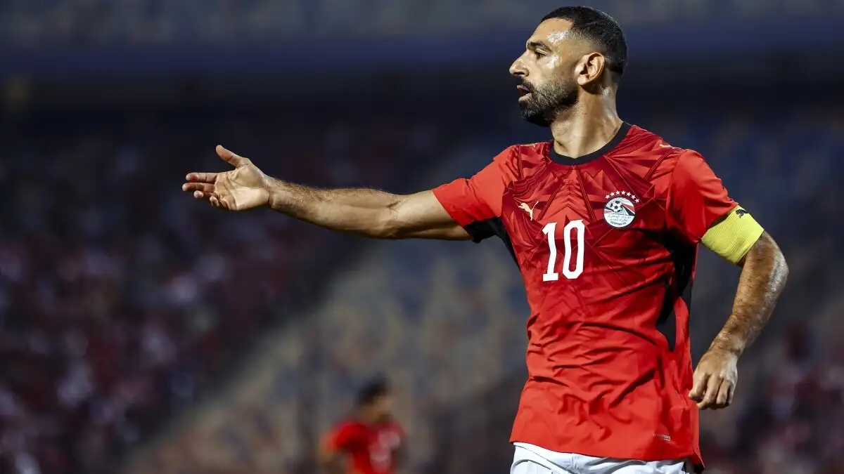 Trabzonspor-speler Salah vraagt speciale toestemming om zoon Leil te beschermen tegen virus