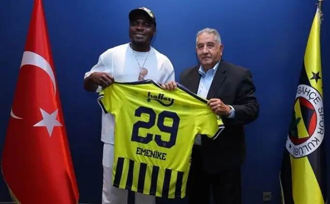Emenike voorspelt kampioenschap voor Fenerbahçe: 'O seizoen is dit seizoen'