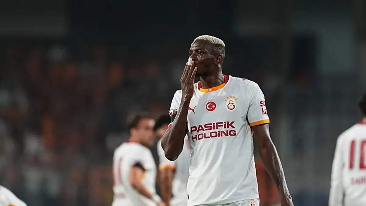 Okan Buruk onthult plan voor terugkeer van Victor Osimhen richting de Barcelona-wedstrijd