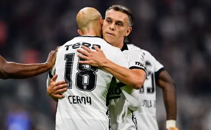 Leandro Trossard traint met België ondanks blessure, positief signaal voor Beşiktaş