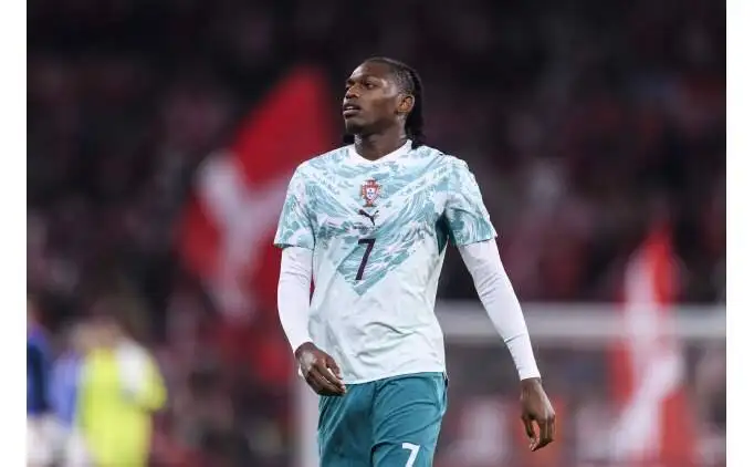 Rafael Leao legt uit waarom hij nummer 7 draagt bij Portugal