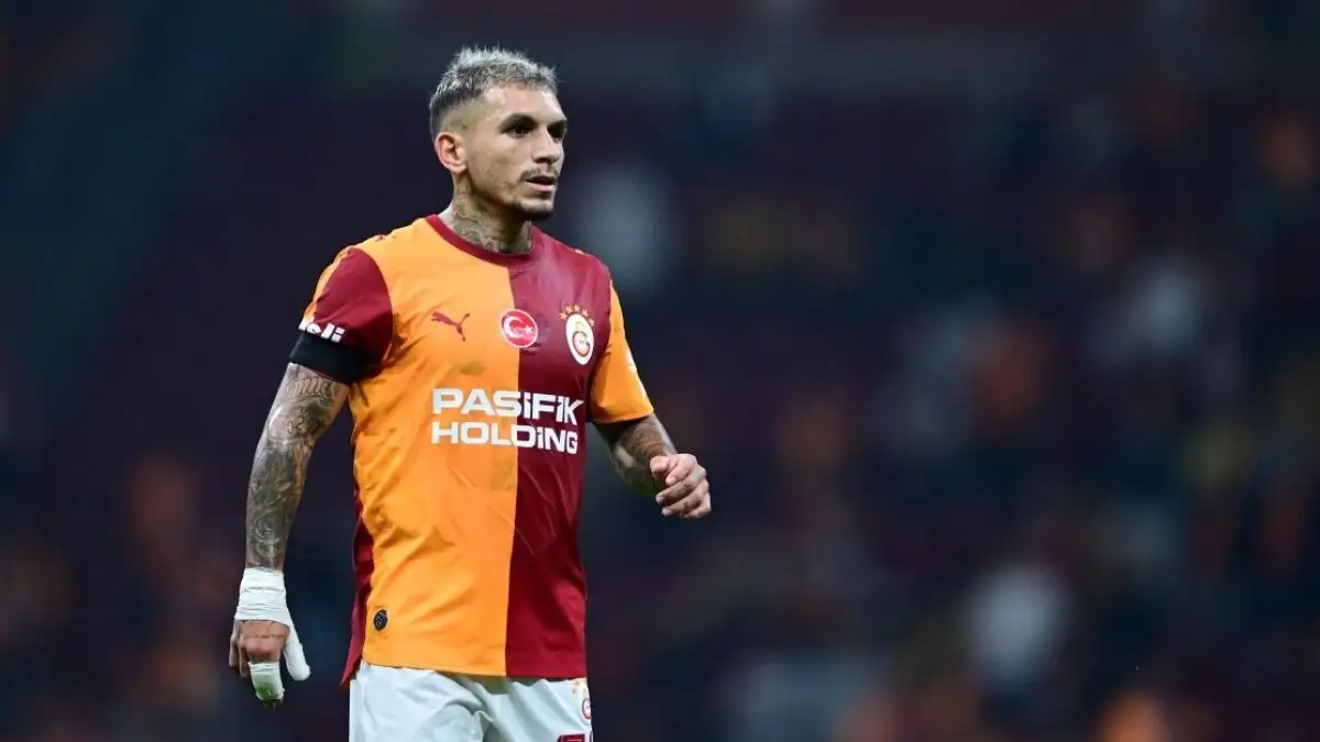 Galatasaray krijgt rode kaart voor Lucas Torreira na VAR-interventie tegen Kasımpaşa