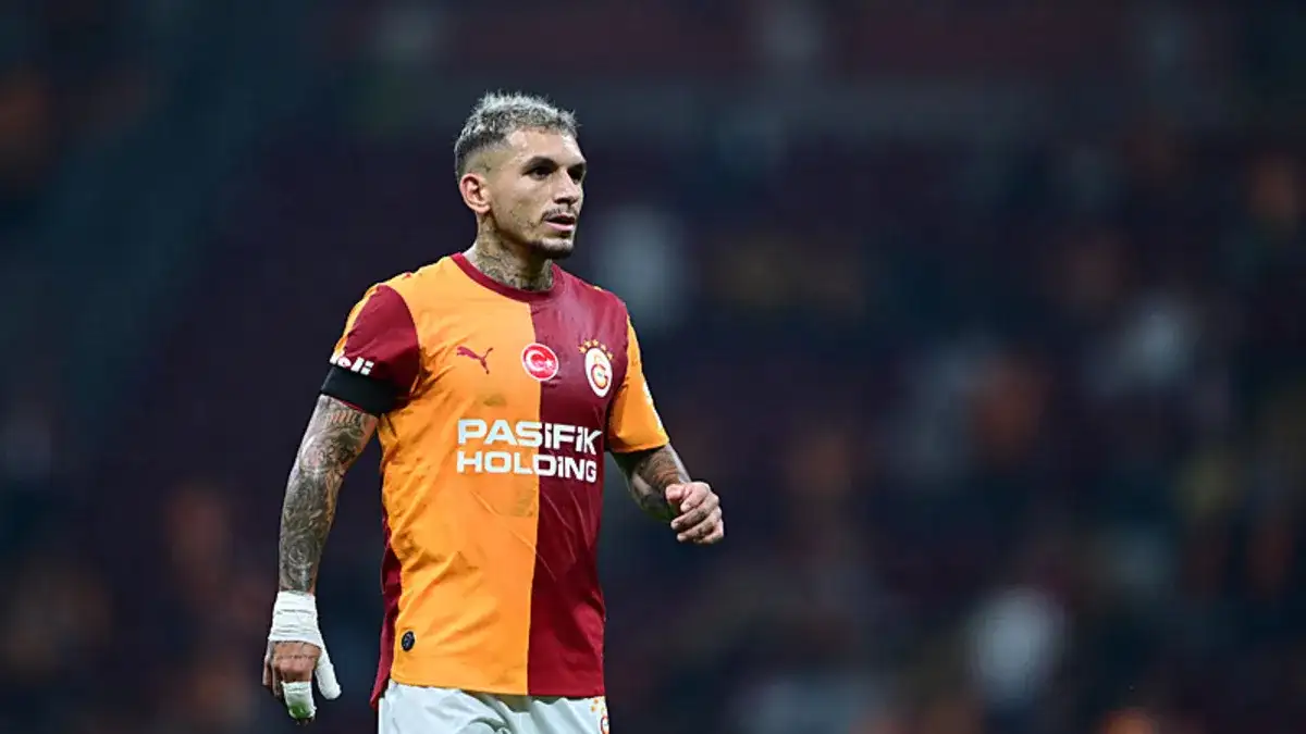 Galatasaray speelt met tien man na rode kaart Torreira en krijgt gelijkspel tegen Kasımpaşa