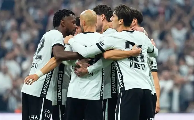 Beşiktaş wint alle acht thuiswedstrijden in Dolmabahçe