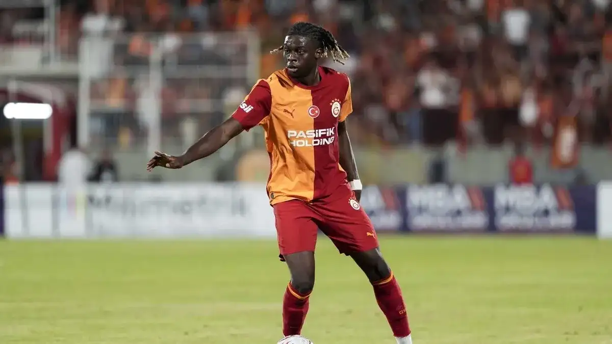 Lesley Ugochukwu heeft vijf wedstrijden gespeeld voor Galatasaray, toekomst nog onduidelijk