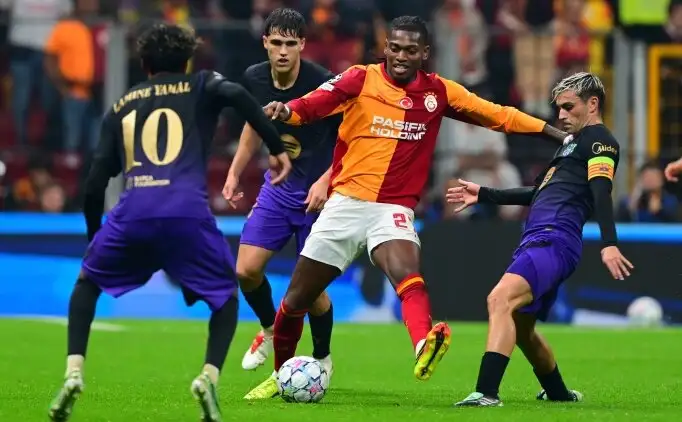 Rafael Leao: "Ik keek vroeger naar Galatasaray op tv, nu speel ik daar"
