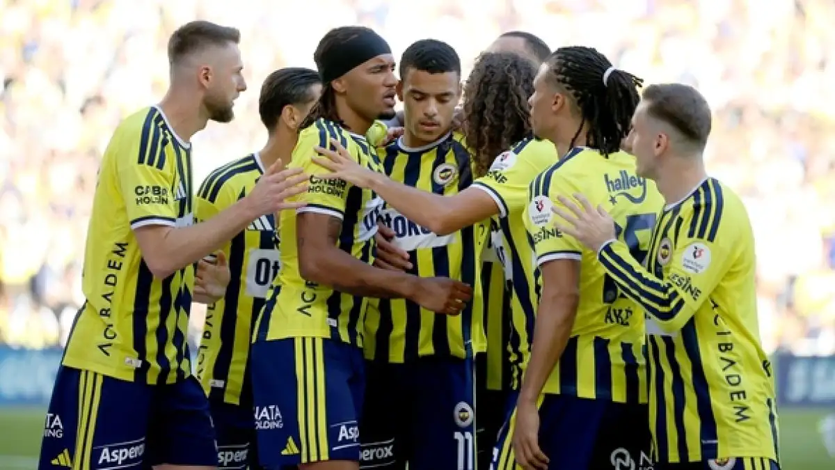 Fenerbahçe aast op eerste overwinning tegen Aston Villa in Villa Park