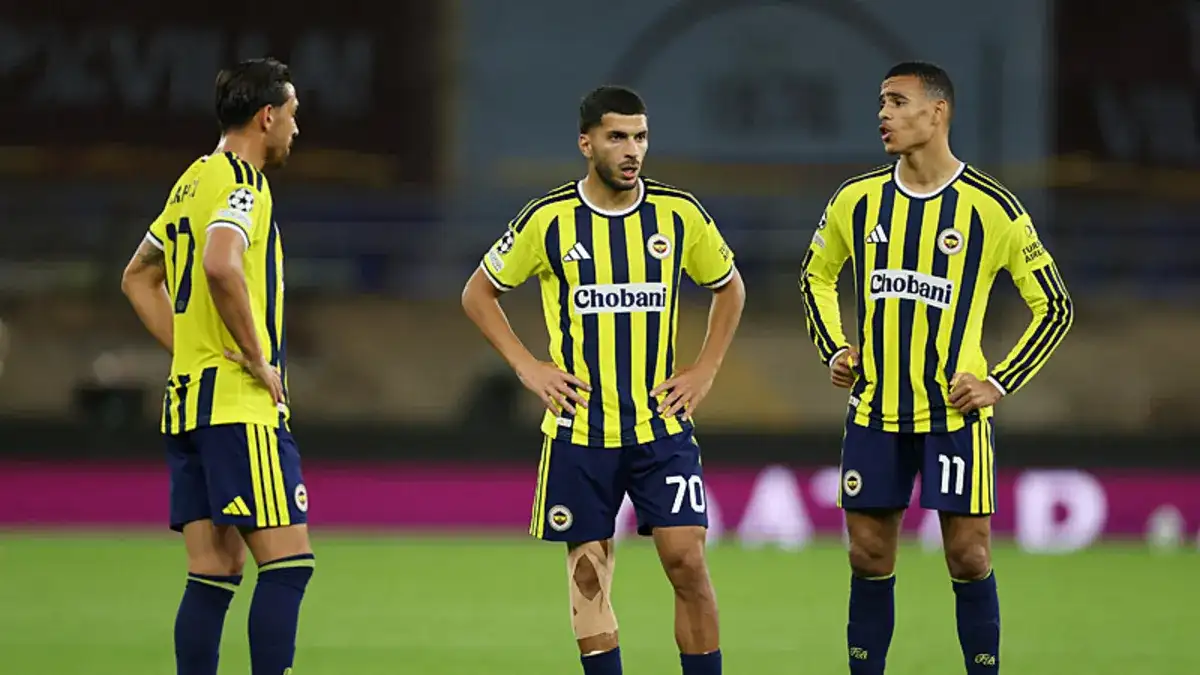 Oğuz Aydın hit de paal bij Fenerbahçe uit tegen Aston Villa