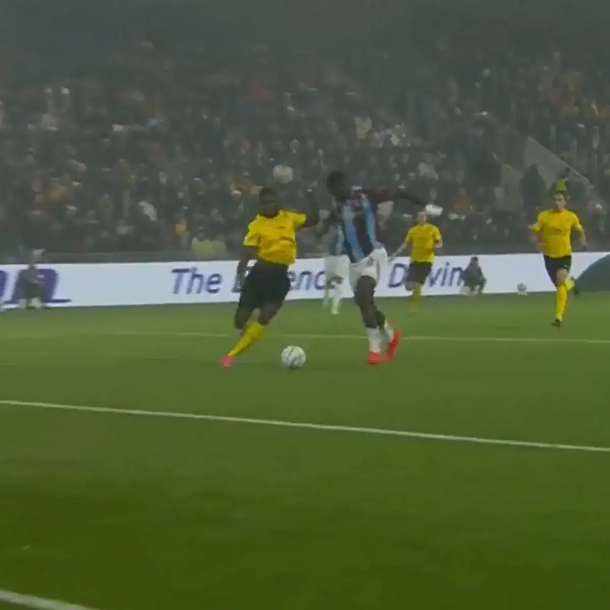 Paul Onuachu opent de score voor Trabzonspor tegen KuPS in de UEFA Europa Conference League